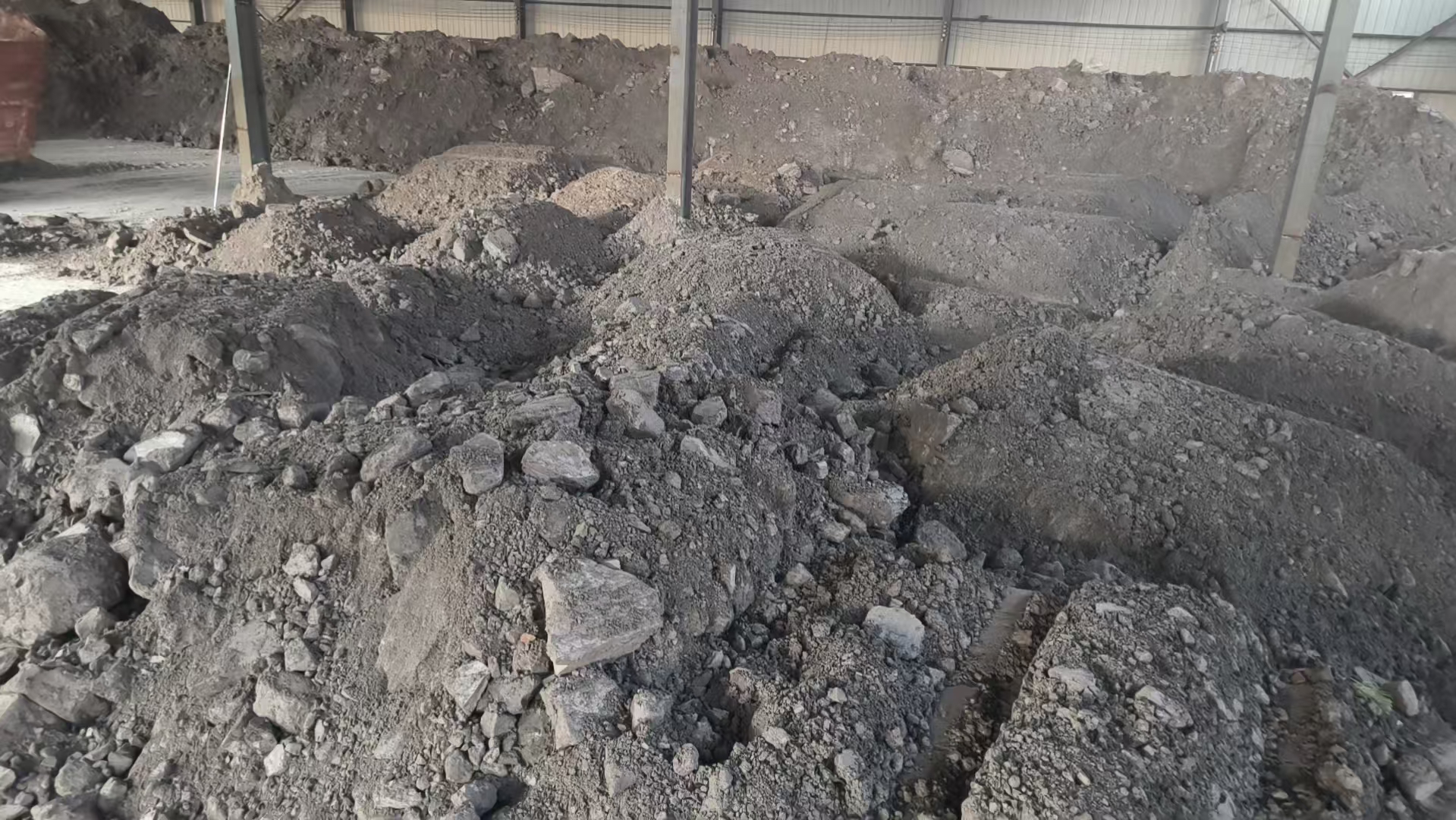 PPT所附堆存物料资料照片，具体地点及日期待核验
